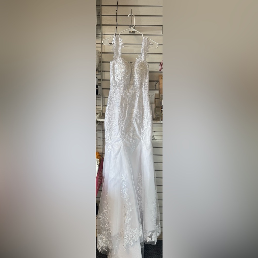 Elegant White Lace Dress-NWOT